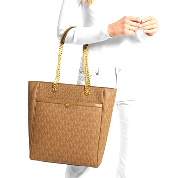 TODAY ONLY! NWT, Michael Kors Blaire Large Logo Tote Bag - Picture 2 of 7